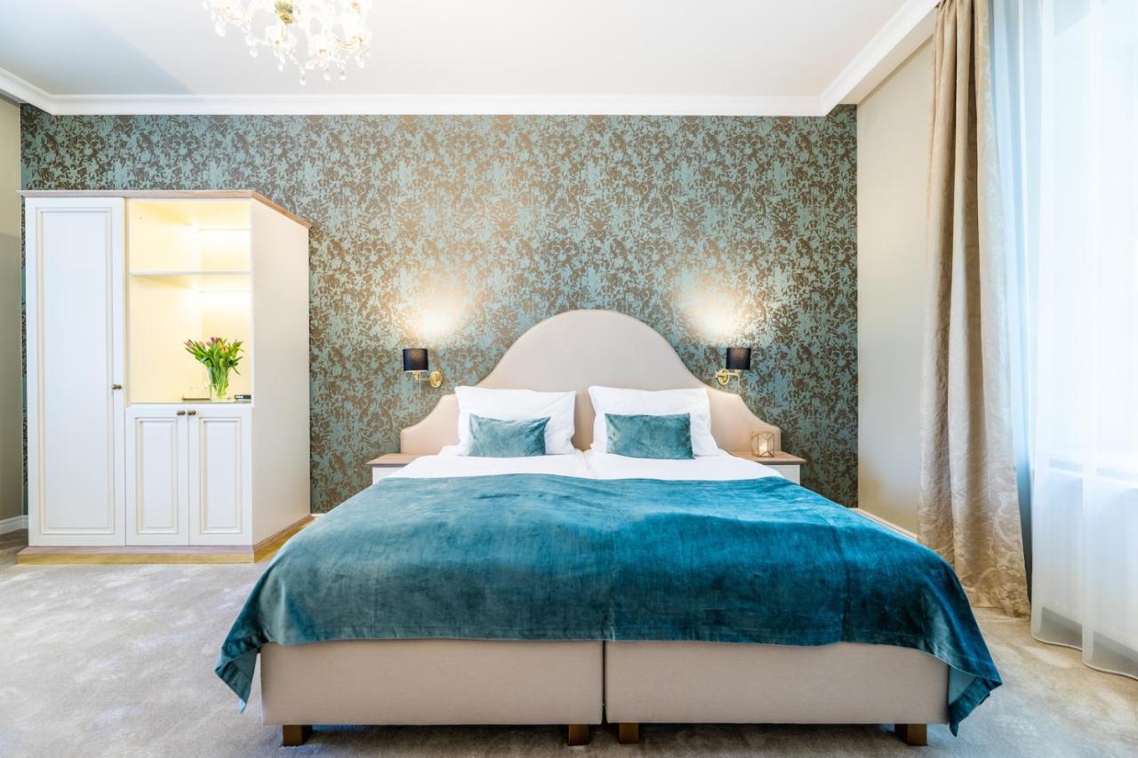 Zamek Dukovany Hotell Exteriör bild