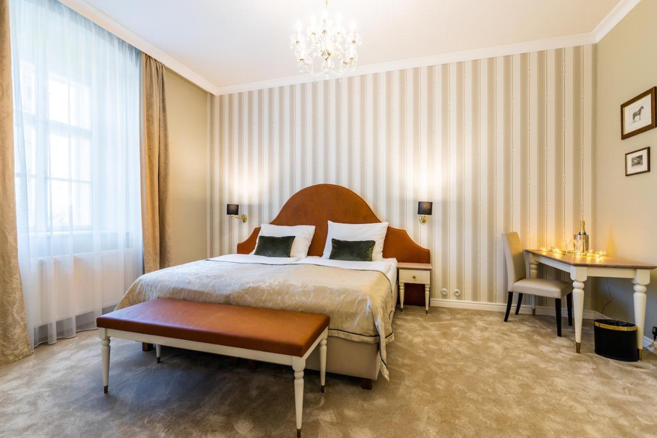 Zamek Dukovany Hotell Exteriör bild