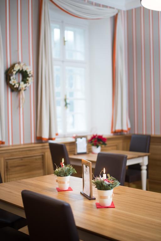 Zamek Dukovany Hotell Exteriör bild